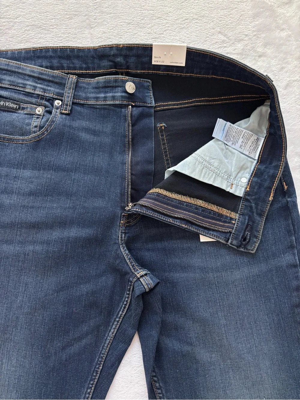 CALVIN KLEIN Men's Slim Fit Mid Rise High Stretch Dark Indigo Jeans--NWT--38x32